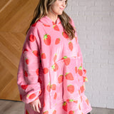 Oversized Blanket Hoodie in Strawberry