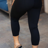 Perfect Curves Crop Leggings