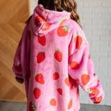 Kids Oversized Hoodie Blanket in Strawberry